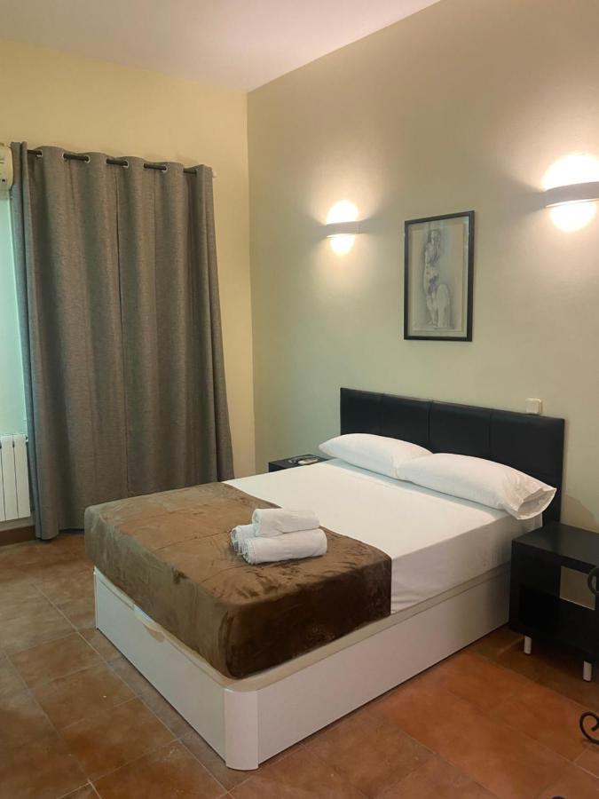 Hostal Alaska Madrid Kültér fotó