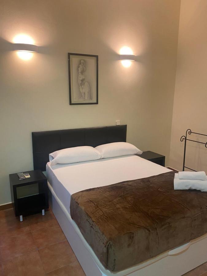 Hostal Alaska Madrid Kültér fotó