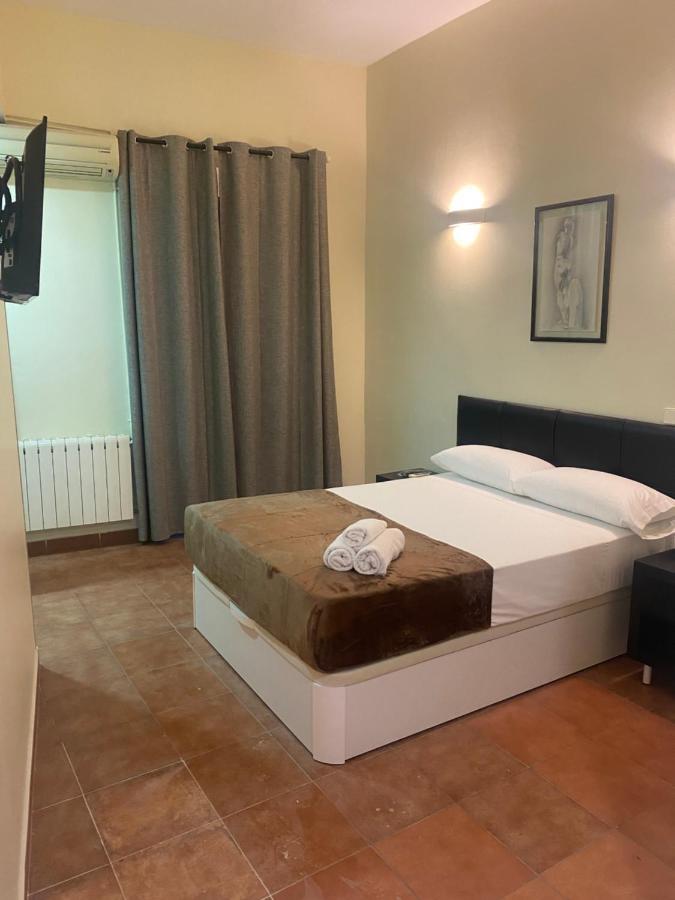 Hostal Alaska Madrid Kültér fotó