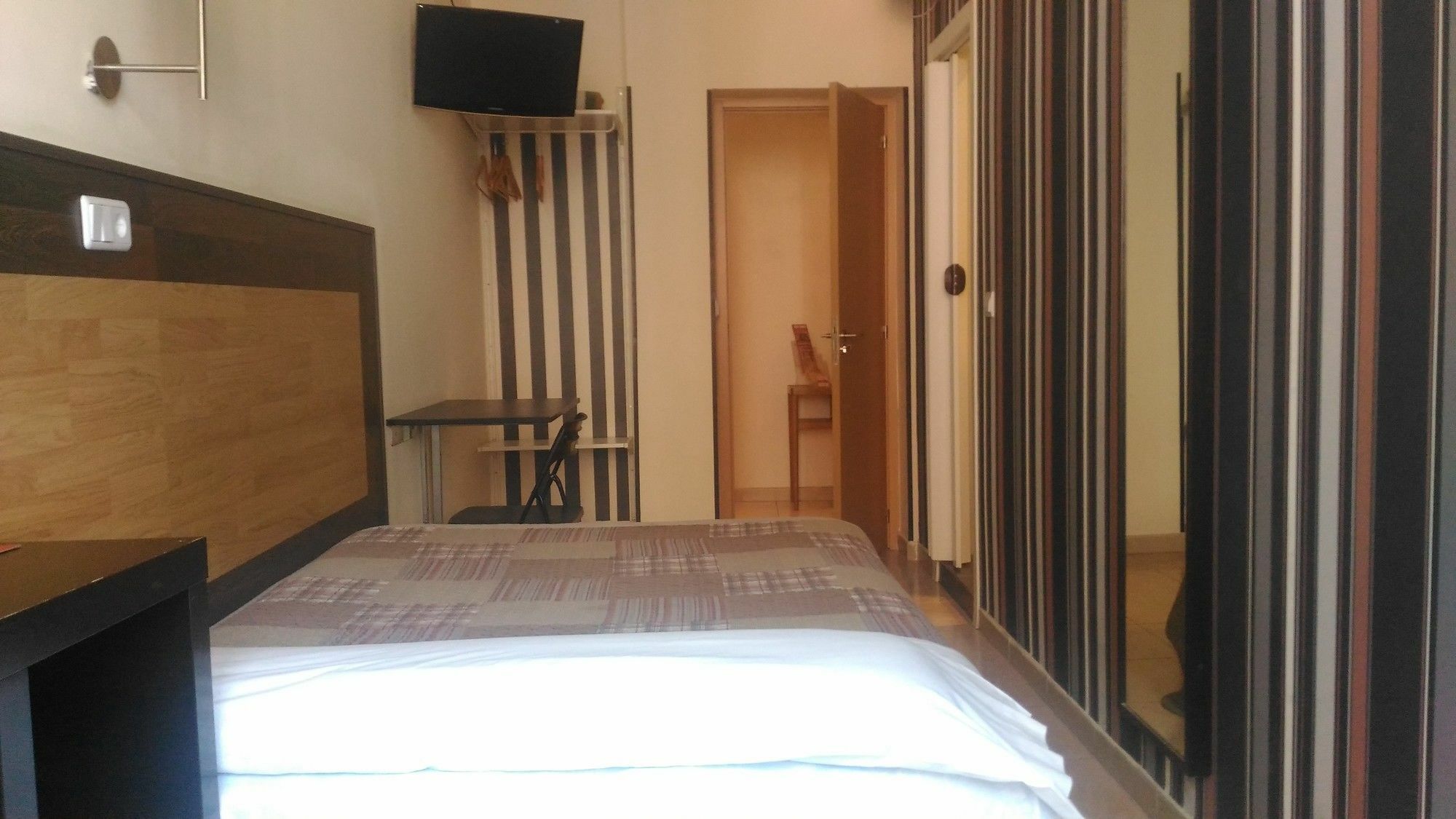 Hostal Alaska Madrid Kültér fotó