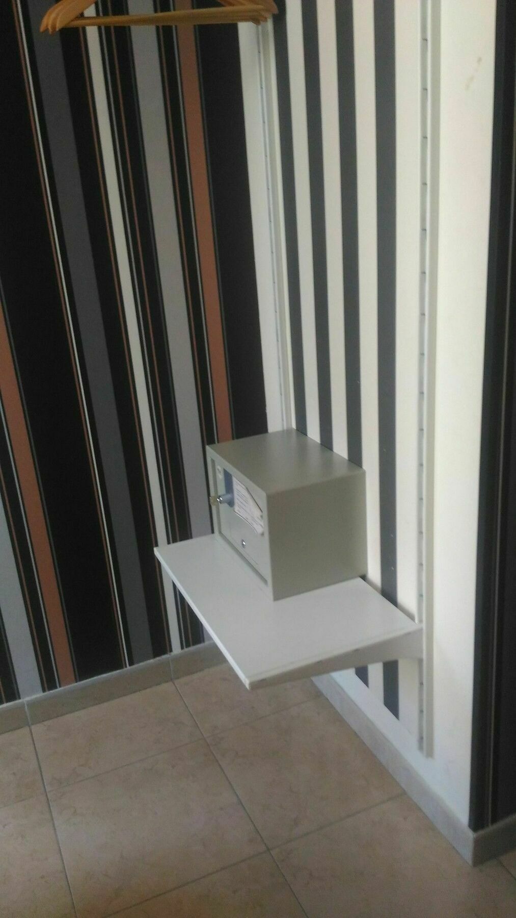 Hostal Alaska Madrid Kültér fotó