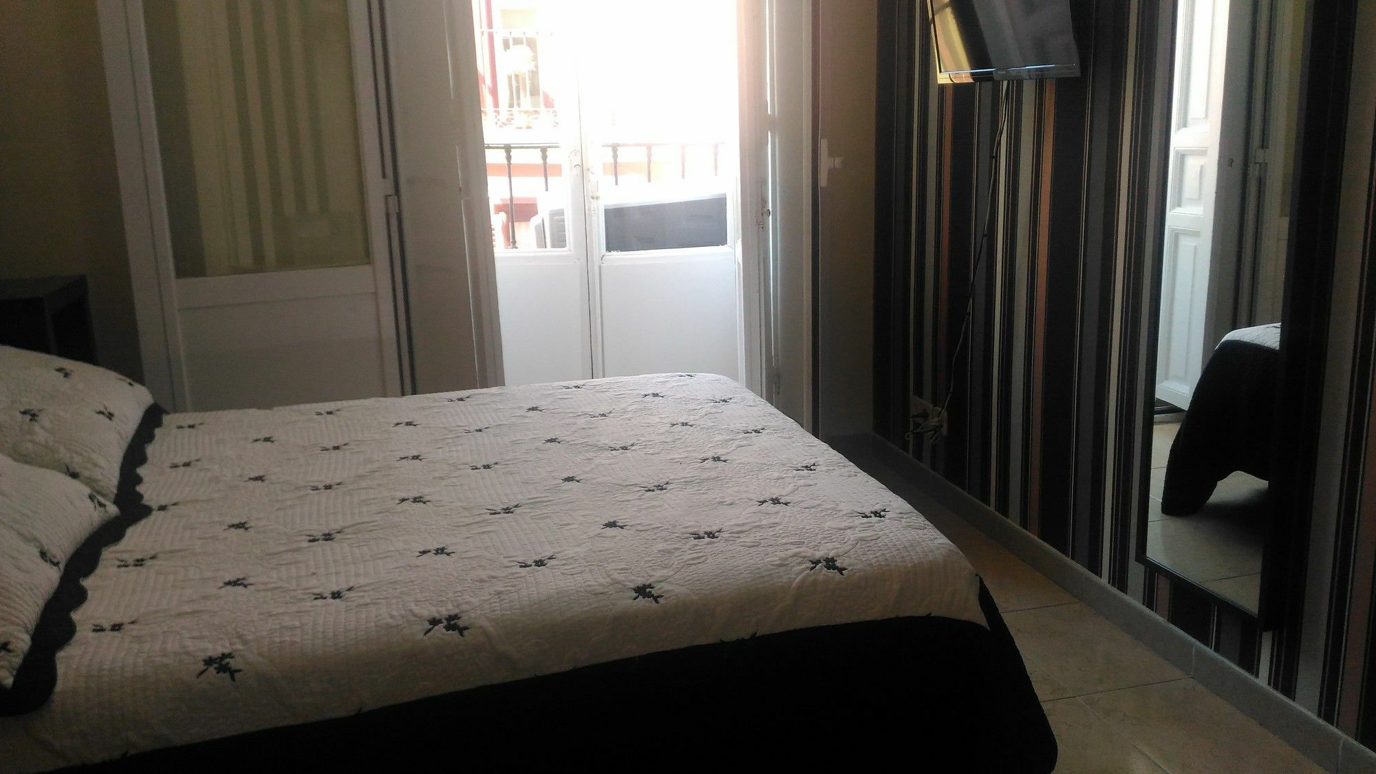 Hostal Alaska Madrid Kültér fotó