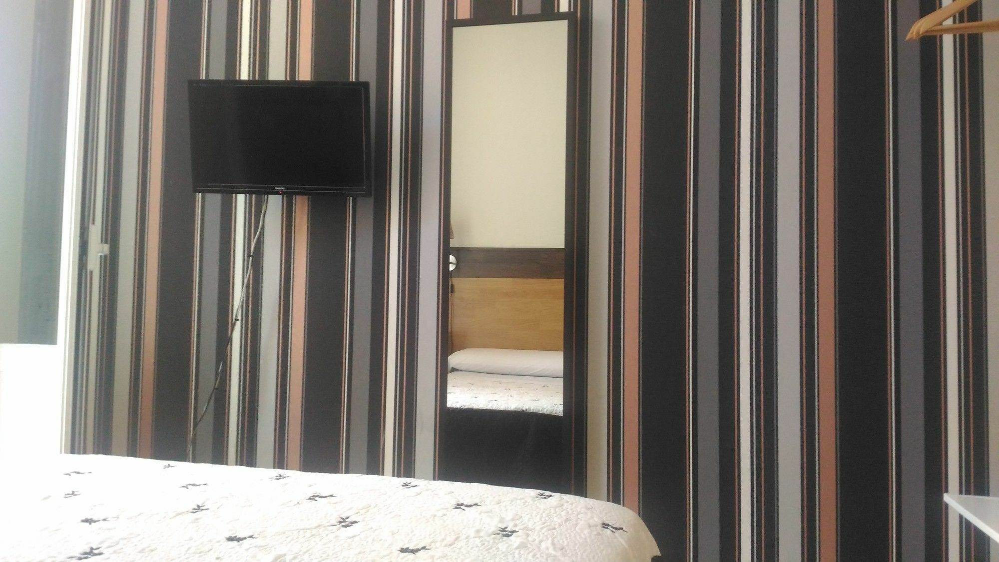 Hostal Alaska Madrid Kültér fotó