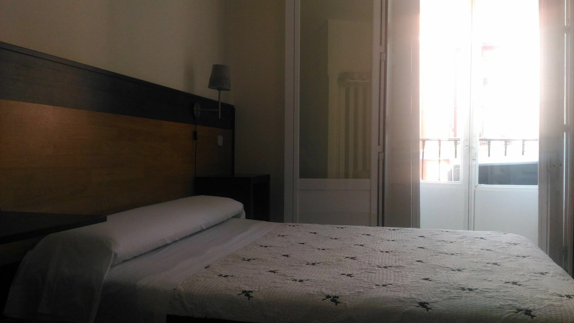 Hostal Alaska Madrid Kültér fotó