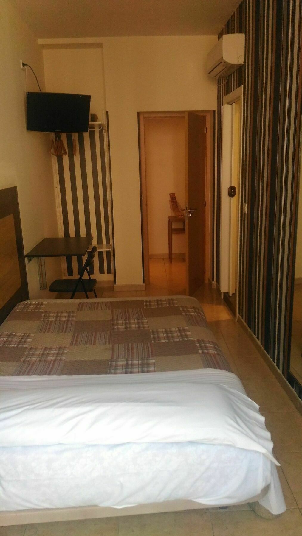 Hostal Alaska Madrid Kültér fotó