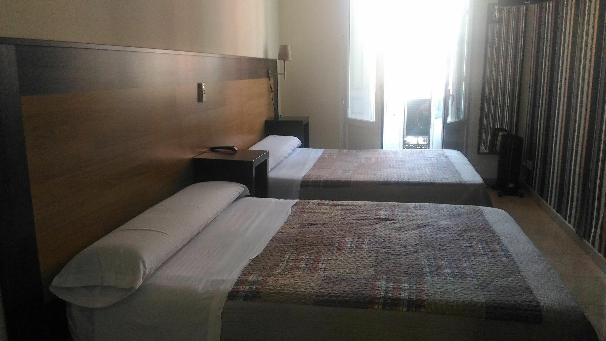 Hostal Alaska Madrid Kültér fotó